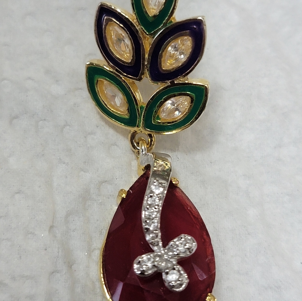 Red earrings - Picture 4 of 7